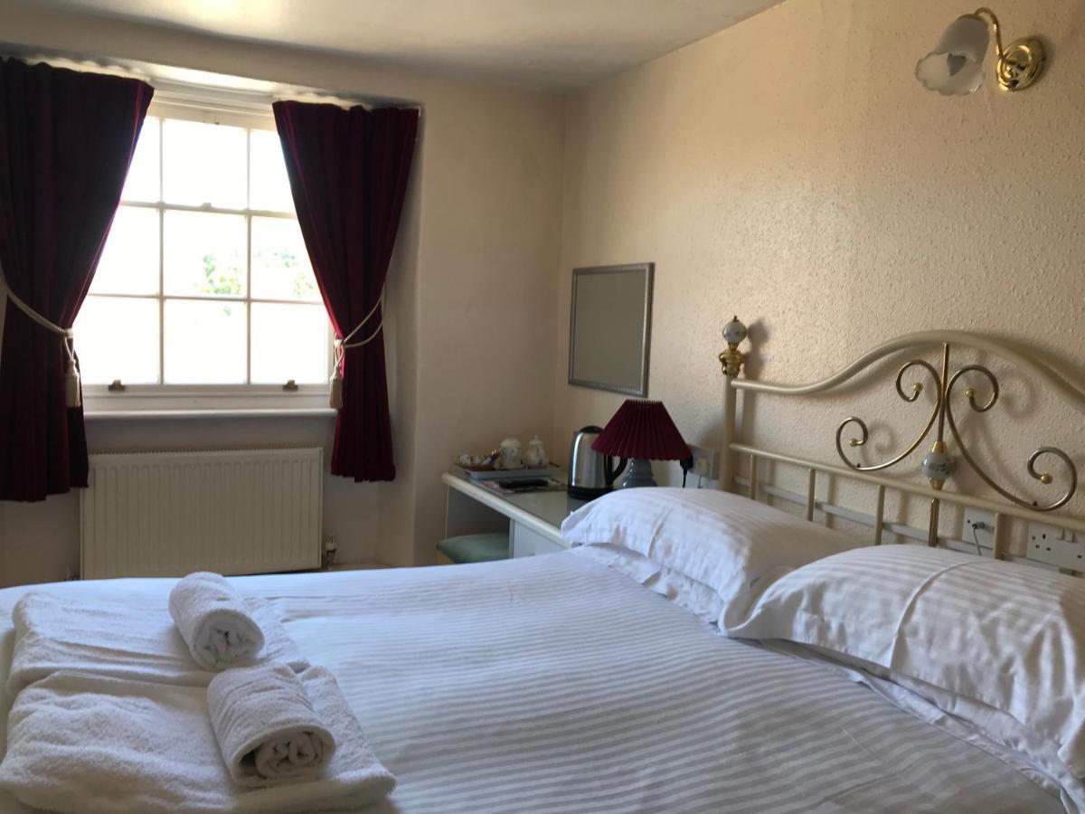 The White Hart Hotel Martock Екстериор снимка